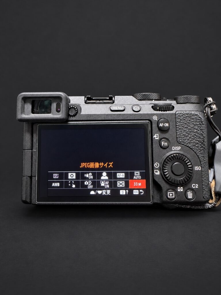 α7C IIのFnメニューを開いた画面。12個の設定項目が2段に並んでいる